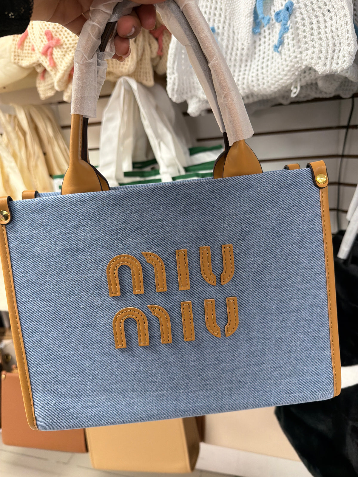 Tote rígido miu