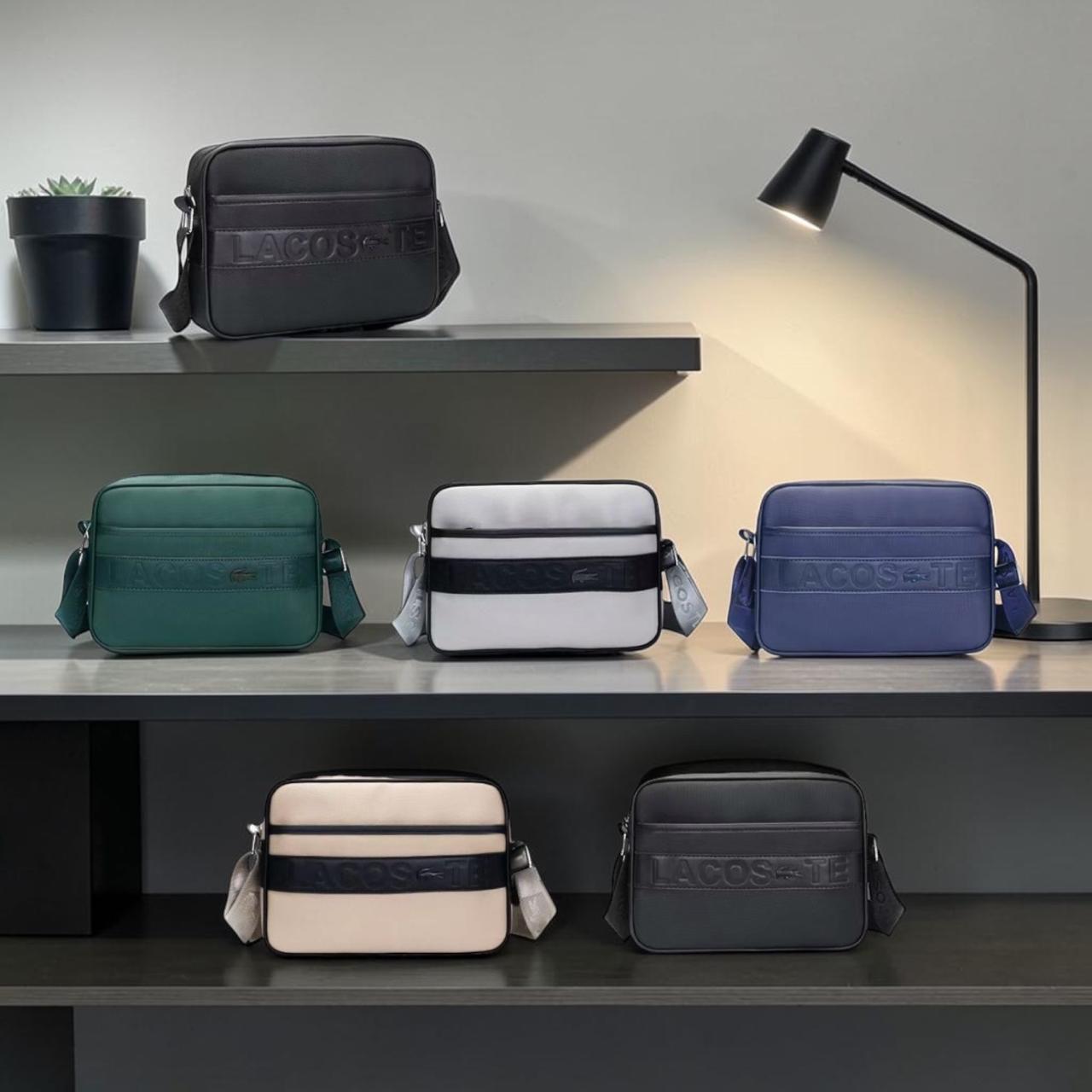 Bandolera lacoste letras